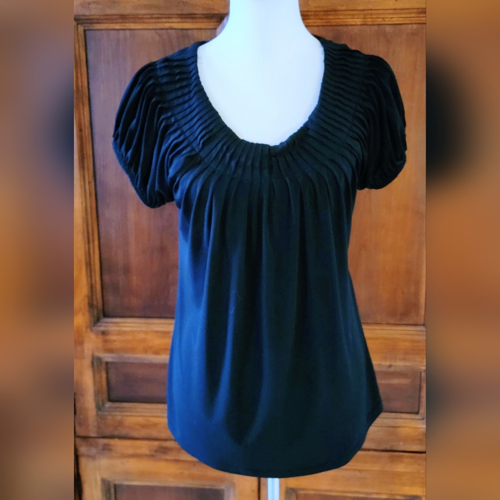Womens Grayson Pleated Scoop Neckline - Size M